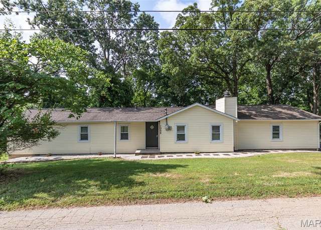 Property at 1052 Prospect Dr, Imperial, MO 63052, 3 beds, 2 baths