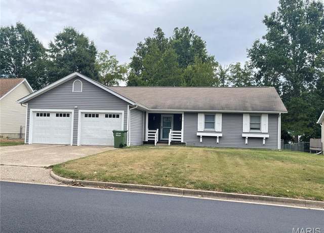 Property at 404 Greentree Rd, Rolla, MO 65401, 3 beds, 2 baths