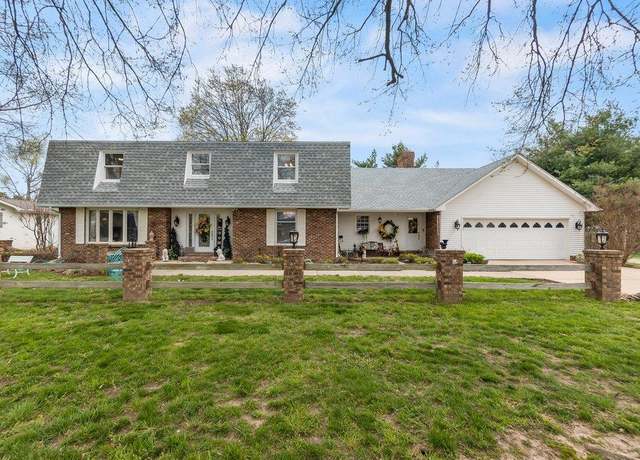 Property at 132 Greenbrier Dr, Sikeston, MO 63801, 5 beds, 3 baths