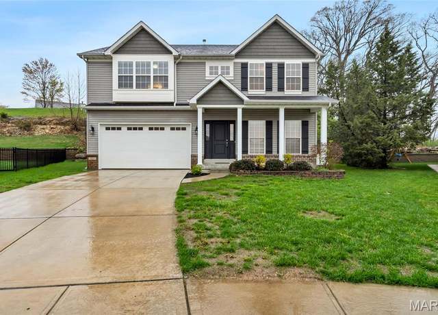 Property at 423 Hillington Dr, Eureka, MO 63025, 4 beds, 2.5 baths