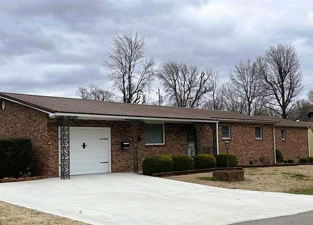 Property at 501 Forrest, Dexter, MO 63841, 4 beds, 3.5 baths