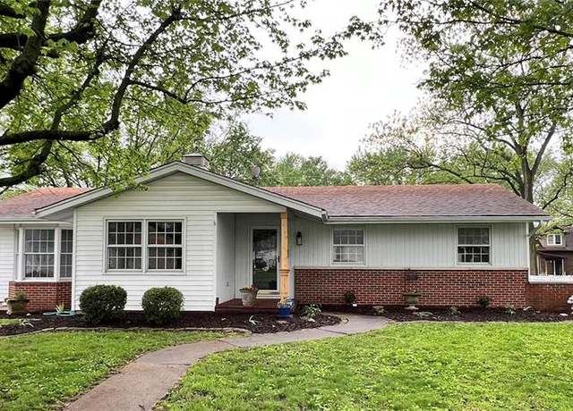 Property at 207 N Alton St, Freeburg, IL 62243, 4 beds, 2 baths