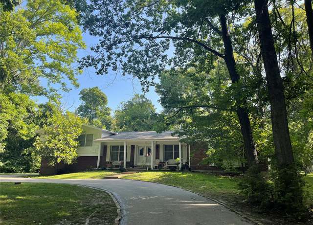 Property at 17421 Private Valley Ln, Chesterfield, MO 63005, 4 beds, 2.5 baths