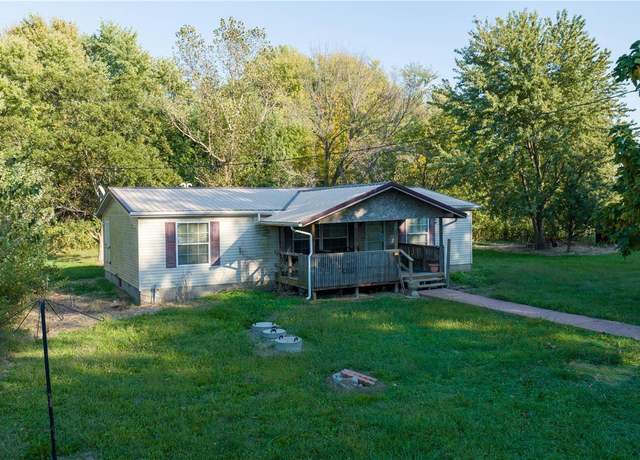 Property at 10970 Cordum Ave, Gillespie, IL 62033, 3 beds, 2 baths