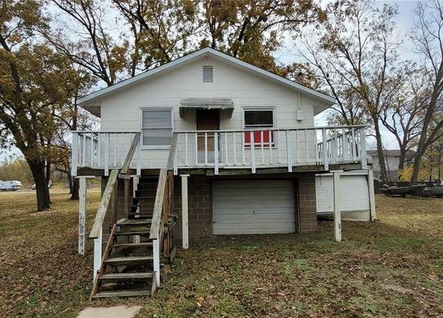 Property at 30 Dardenne Dr, St Charles, MO 63301, 2 beds, 1 bath