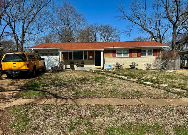 Property at 20 Hammes Dr, Florissant, MO 63031, 3 beds, 2.5 baths