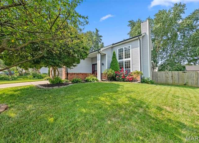 Property at 1209 Crooked Creek Dr, St Charles, MO 63304, 4 beds, 2.5 baths