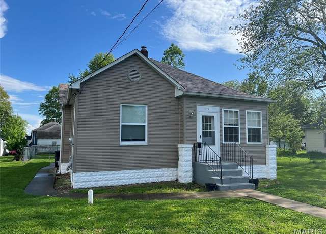 Property at 714 Montgomery St, Staunton, IL 62088, 2 beds, 1 bath