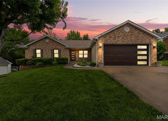 Property at 37 Ashford Pl, Festus, MO 63028, 3 beds, 3 baths