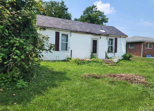 Property at 3212 Alby St, Alton, IL 62002, 2 beds, 1 bath