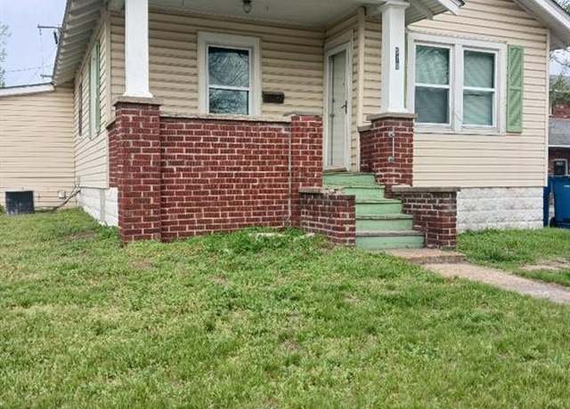 Property at 516 N Wood River Ave, Wood River, IL 62095, 2 beds, 1 bath