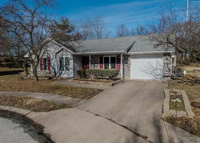 Property at 895 Azalea Ct, Lake Ozark, MO 65065, 2 beds, 2 baths