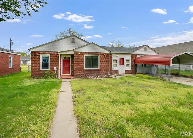Property at 225 Whitelaw Ave, East Alton, IL 62024, 3 beds, 1 bath