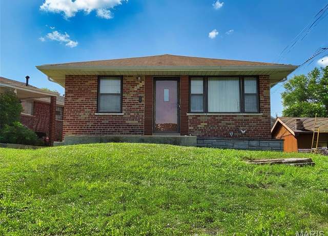 Property at 4711 Collins Ct, St Louis, MO 63116, 2 beds, 1.5 baths