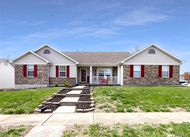Property at 1 Pine Forest Ct, Dardenne Prairie, MO 63368, 3 beds, 3 baths
