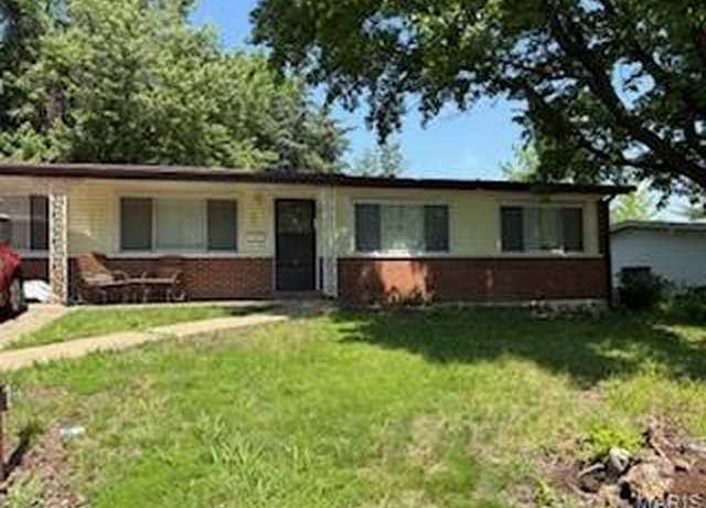 Property at 945 Paddock Dr, Florissant, MO 63033, 4 beds
