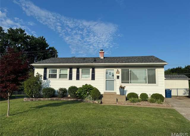 Property at 68 Barton Pl, St Charles, MO 63301, 2 beds, 1 bath