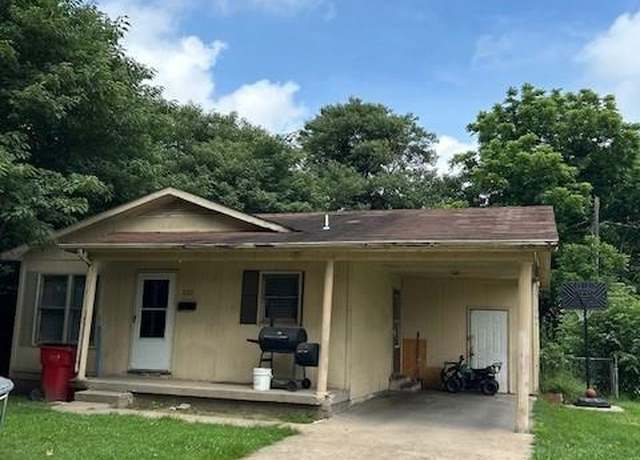 Property at 408 Carroll St, Sikeston, MO 63801, 4 beds, 2 baths