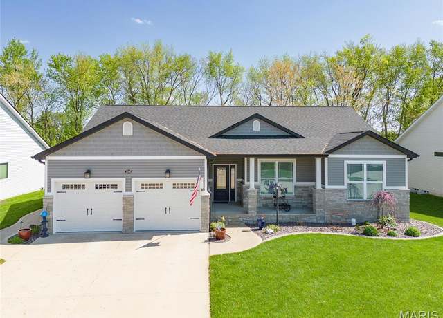 Property at 7086 Augusta Dr, Glen Carbon, IL 62034, 4 beds, 3 baths