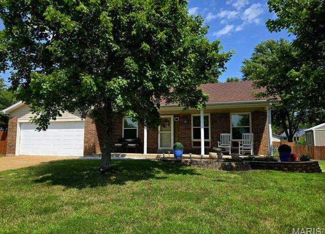 Property at 624 Westbridge Dr, St Charles, MO 63376, 4 beds, 2 baths