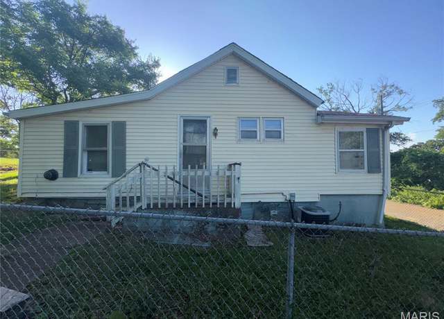 Property at 17 Congress St, Park Hills, MO 63601, 2 beds, 1 bath