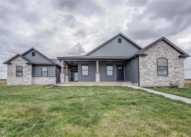 Property at 1000 Brianna Ct, Jerseyville, IL 62052, 3 beds, 2 baths