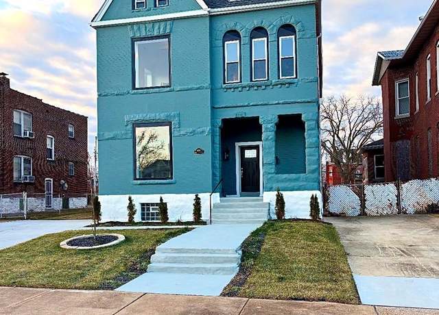 Property at 4180 W Belle Pl, St Louis, MO 63108, 5 beds, 3.5 baths