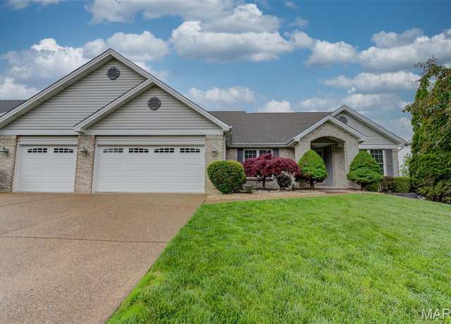 Property at 25 Mountain Laurel Dr, St Peters, MO 63376, 4 beds, 3 baths