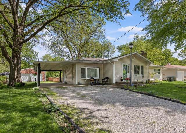 Property at 407 East Mill St, Freeburg, IL 62243, 3 beds, 1 bath