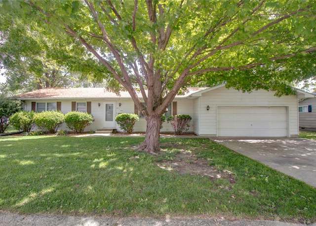 Property at 503 Harrington St, Carlinville, IL 62626, 3 beds, 2 baths