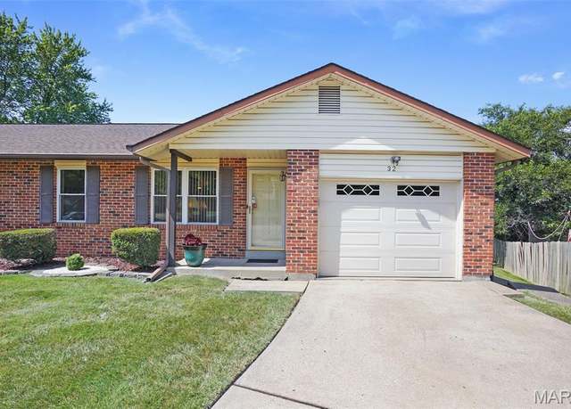 Property at 32 Stagecoach Ct, St Peters, MO 63376, 2 beds, 1.5 baths