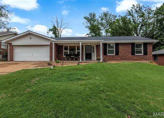 Property at 1117 Hawkstone Ln, St Louis, MO 63125, 4 beds, 2.5 baths