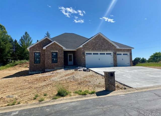 Property at 230 Cedar Berry Dr, Washington, MO 63090, 3 beds, 2 baths