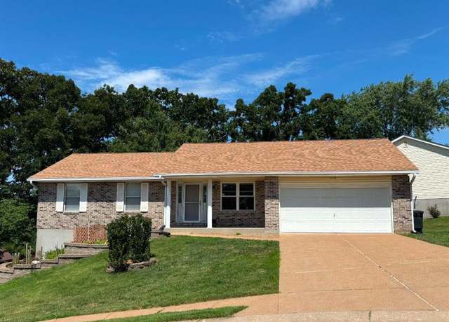 Property at 2158 Willow Trace Dr, Arnold, MO 63010, 3 beds, 3 baths