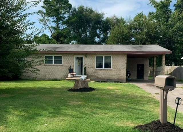 Property at 1332 W Murray Ln, Sikeston, MO 63801, 3 beds, 1.5 baths