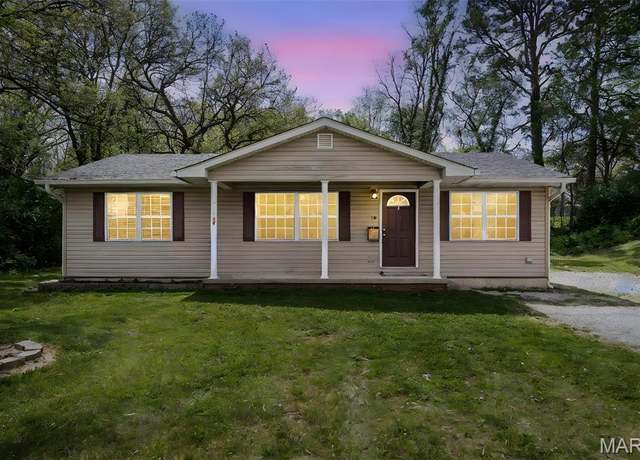 Property at 10 E Oak St, St Clair, MO 63077, 3 beds, 1 bath