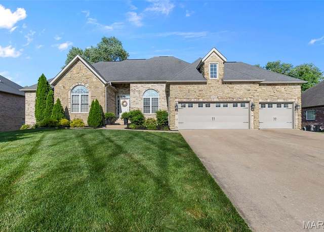 Property at 2528 Palomino Dr, Cape Girardeau, MO 63701, 6 beds, 3.5 baths