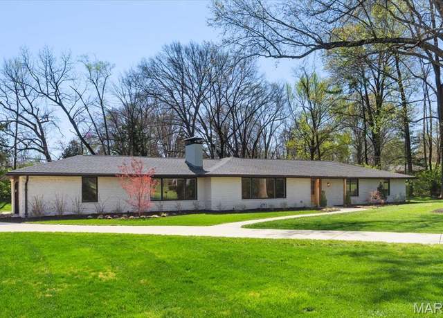 Property at 12 Westfield, Frontenac, MO 63131, 3 beds, 2.5 baths