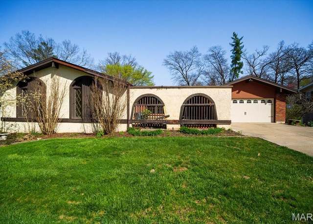 Property at 436 Glan Tai Dr, Manchester, MO 63011, 5 beds, 3 baths
