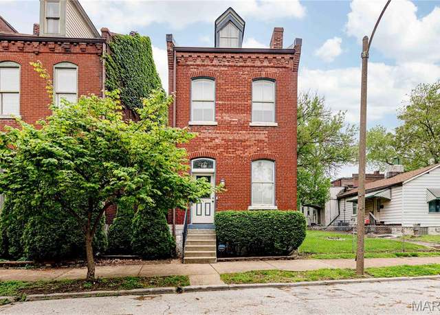 Property at 2917 S 18th St, St Louis, MO 63118, 3 beds, 2.5 baths