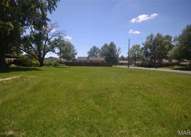 Property at 22 Elizabeth Dr, Belleville, IL 62226