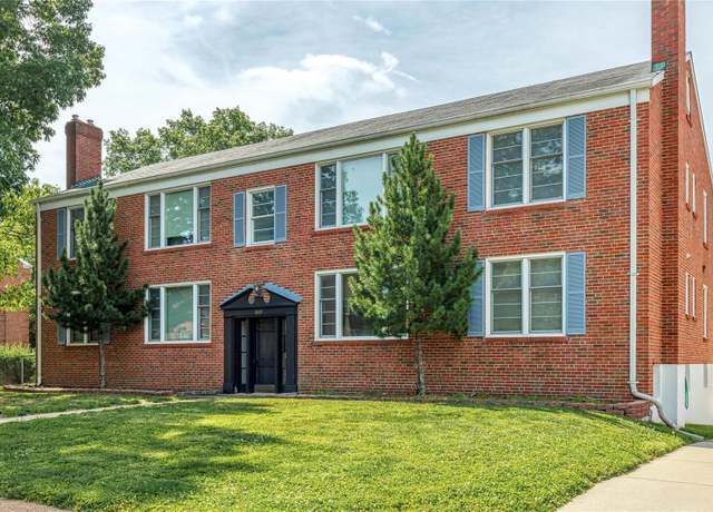Property at 8124 Roxburgh Dr, St Louis, MO 63105, 8 beds, 4 baths