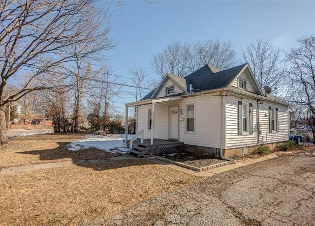 Property at 2329 Brown St, Alton, IL 62002, 2 beds, 1 bath