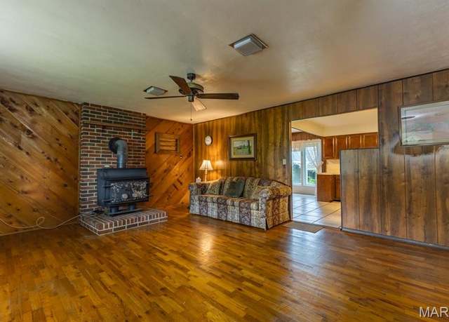 Property at 622 Nickey St, Poplar Bluff, MO 63901, 3 beds, 1 bath