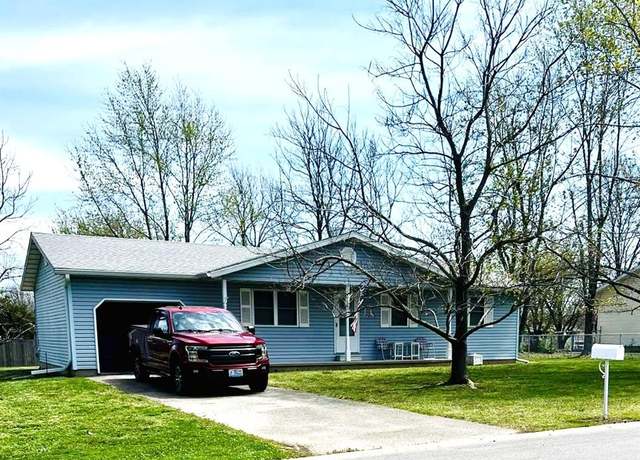 Property at 1524 Tekary St, Lebanon, MO 65536, 3 beds, 2 baths