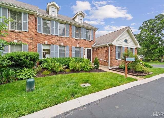 Property at 26 Webster Oaks Dr, Webster Groves, MO 63119, 3 beds, 3.5 baths