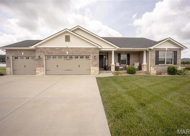 Property at 3432 Navajo Trl, Shiloh, IL 62221, 4 beds, 2 baths