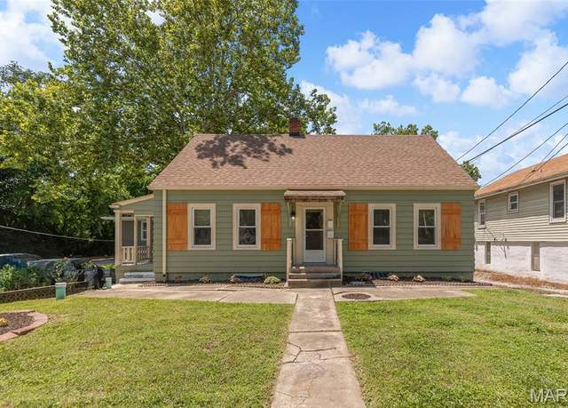 Property at 1708 Lucille Ave, Alton, IL 62002, 4 beds, 2 baths