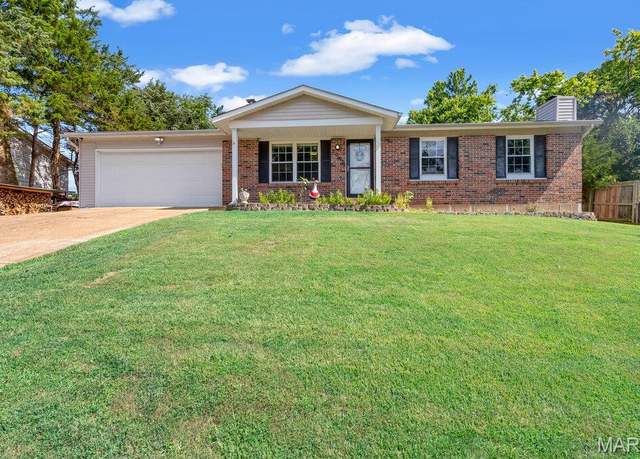 Property at 2302 Crystal Wood Dr, Arnold, MO 63010, 3 beds, 1.5 baths