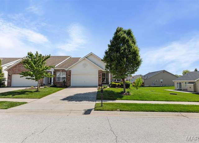 Property at 6806 Kensington Dr, Maryville, IL 62062, 3 beds, 3 baths